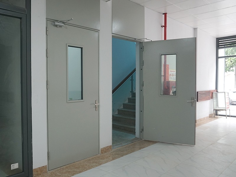 cửa thép chống cháy an toàn