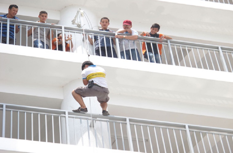Có nên gắn dây thoát hiểm ở ban công?