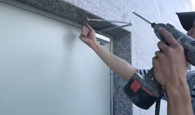Điểm tên các phụ kiện cửa chống cháy cần thiết