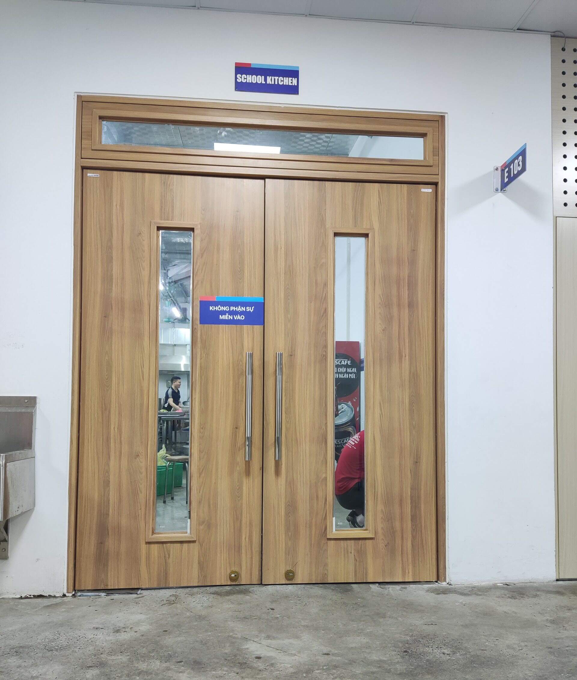 Có nên lắp cửa thép chống cháy cho nhà phố nhiều tầng?